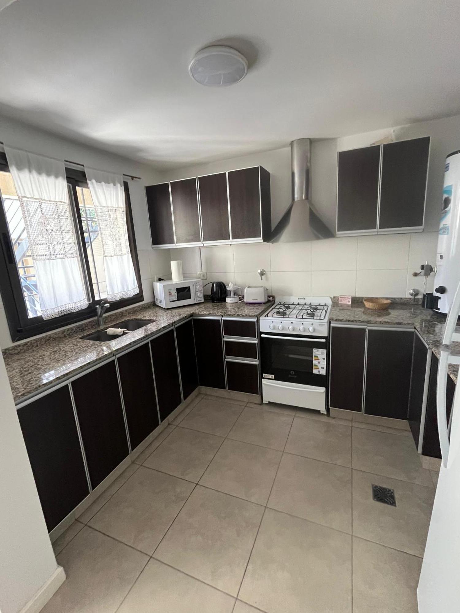 דירות מנדוזה Luminoso Departamento En Zona Residencial מראה חיצוני תמונה